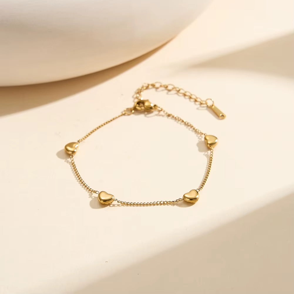 צמיד לבבות עדין